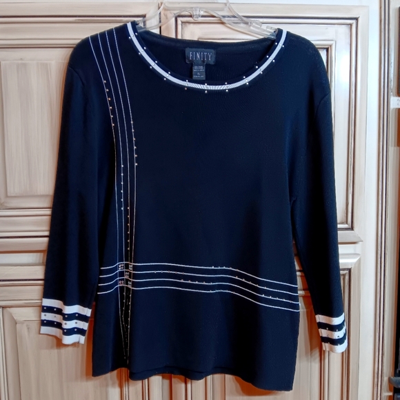 Finity Black White Top! Studded‎ Accents - Size XL - Picture 1 of 4